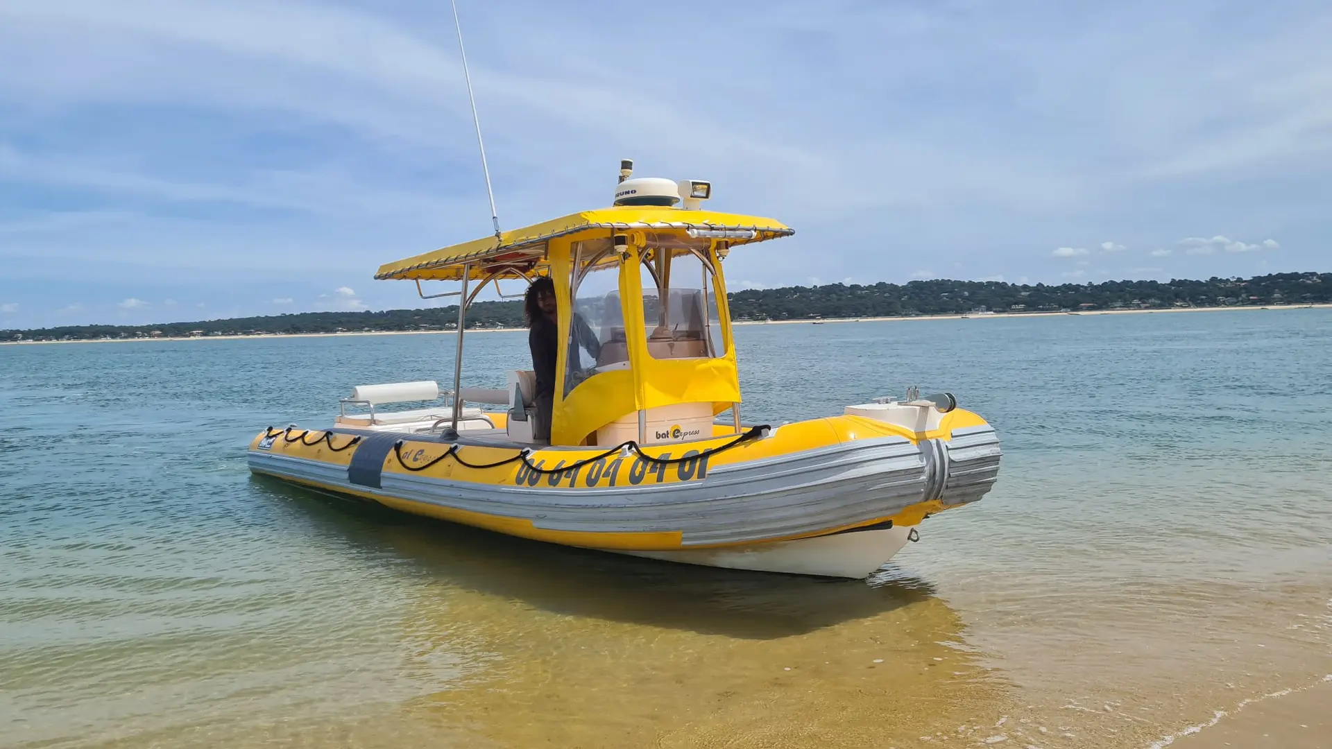 Bat'express - Bateau-taxi semi rigide jaune - Plage