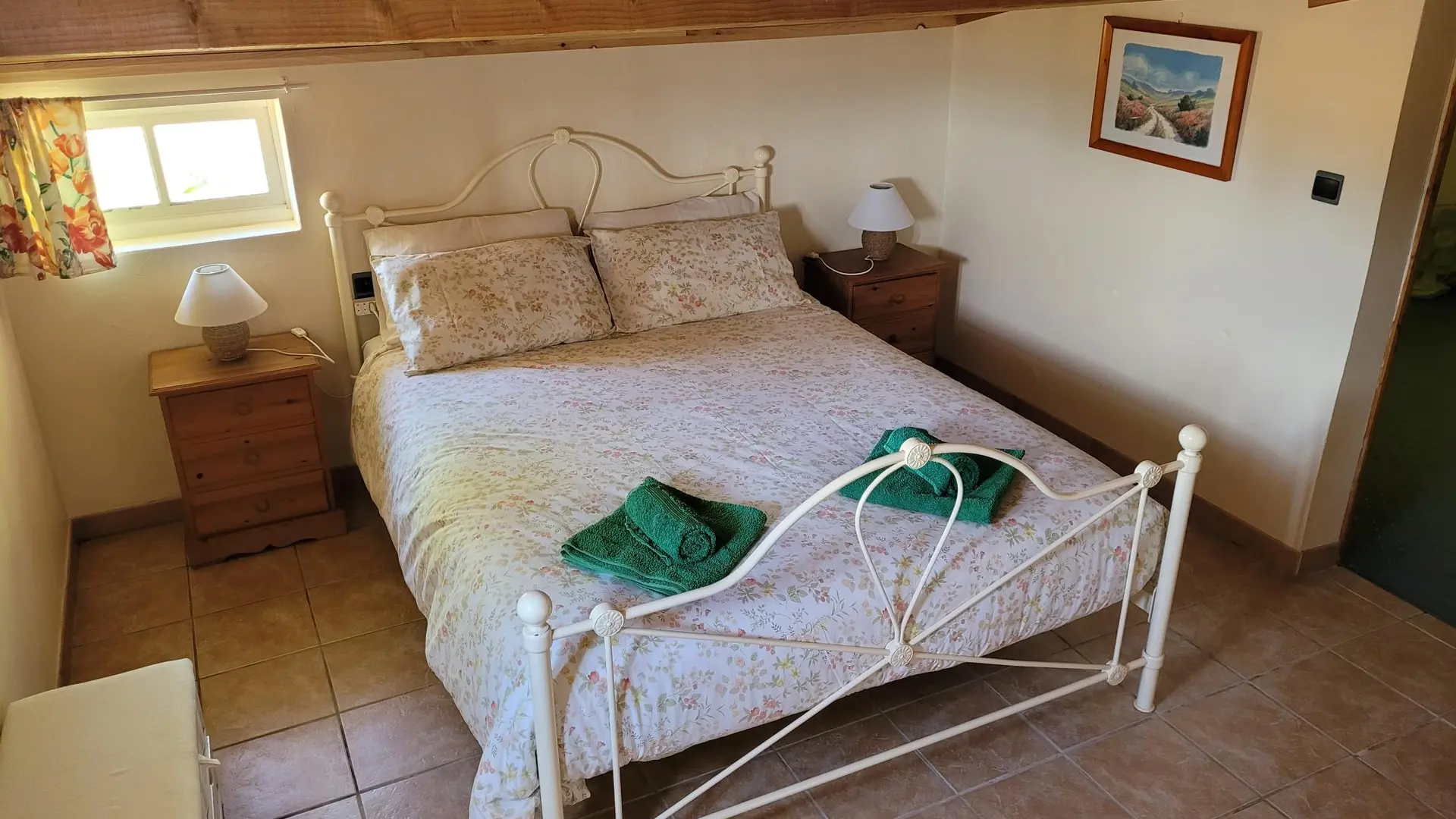 Bedroom double bed