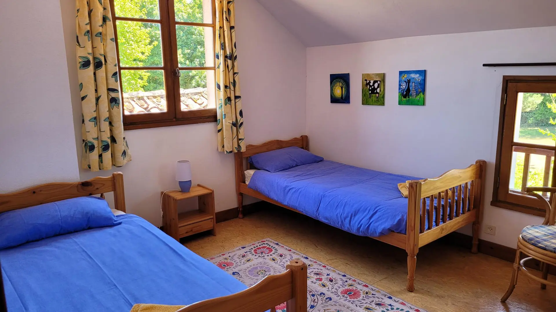Bedroom single bed