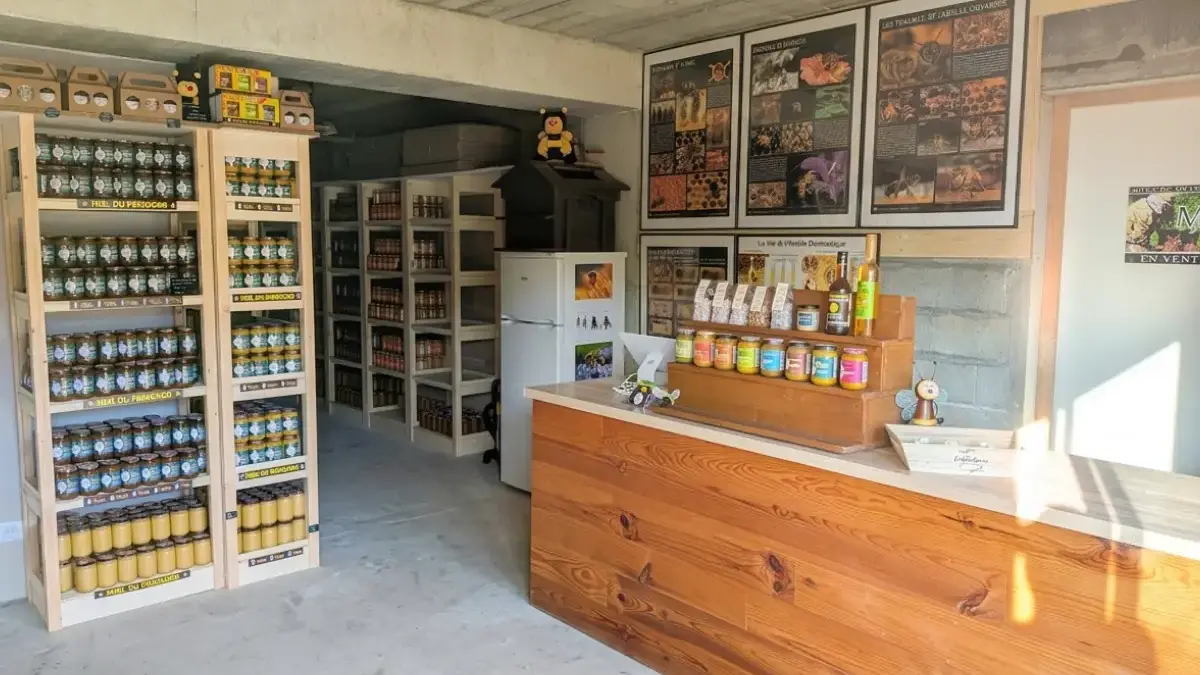 Boutique-du-Rucher-du-Marandou---Miel-Dordogne