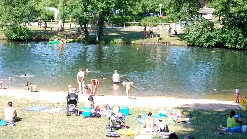 Baignade à Lisle - Périgord Inattendu