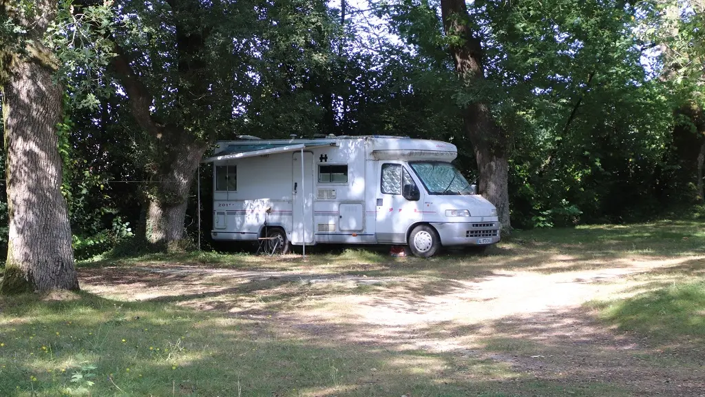 Camping à la ferme Bizençon - emplacement camping-car w