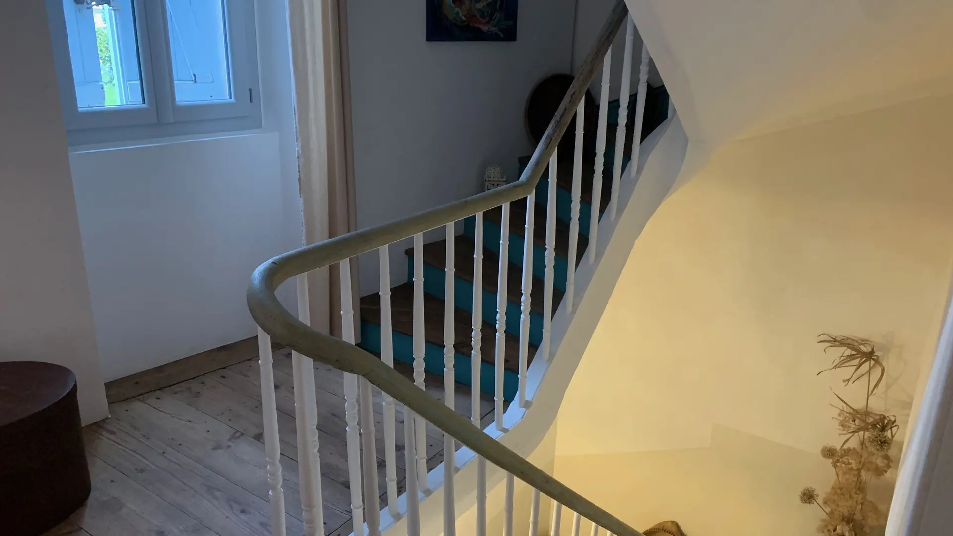 Cage d'escalier La Maison des Peintres 2025 ©OTC