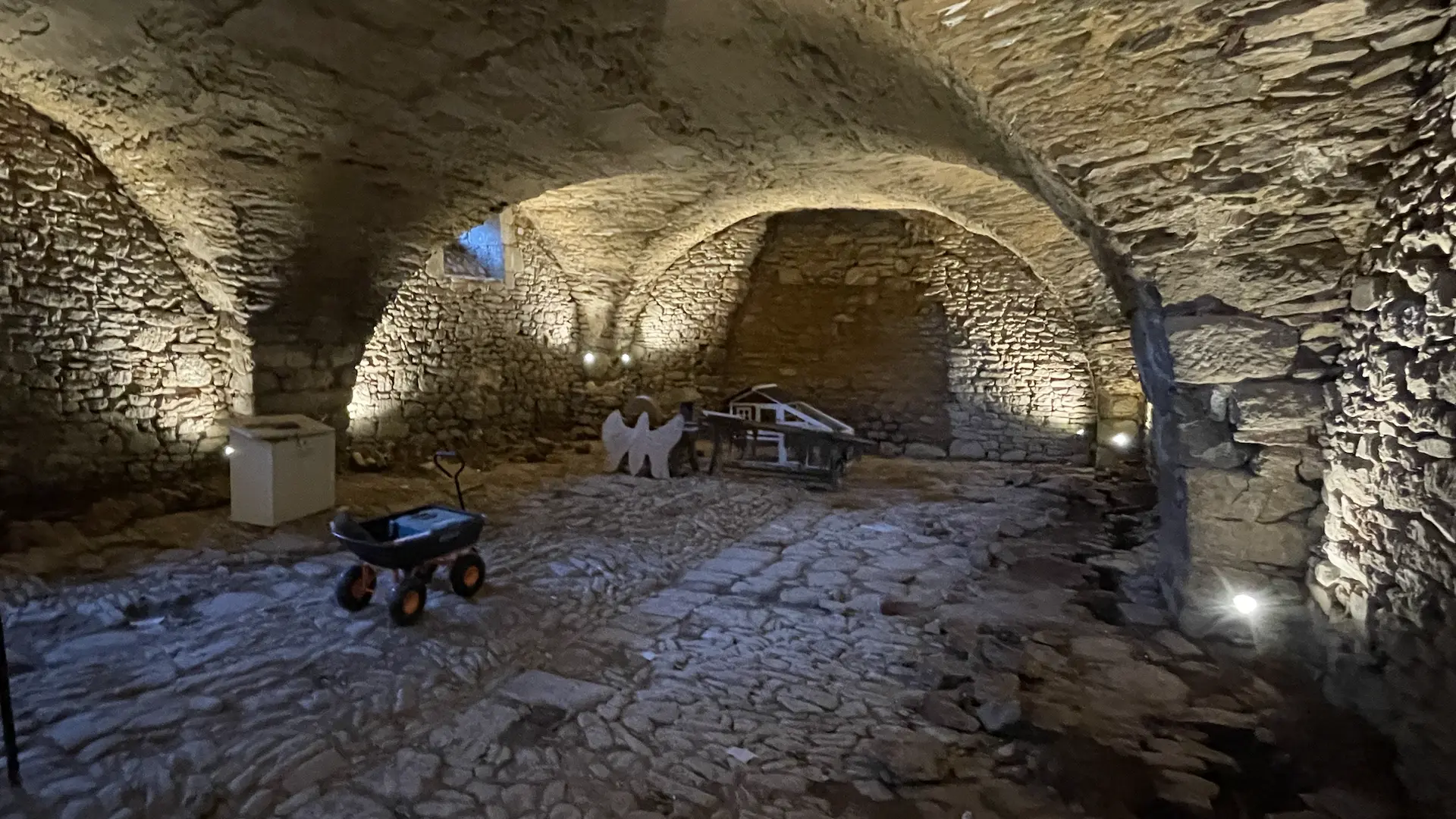 cave voutée, Château de Dompierre