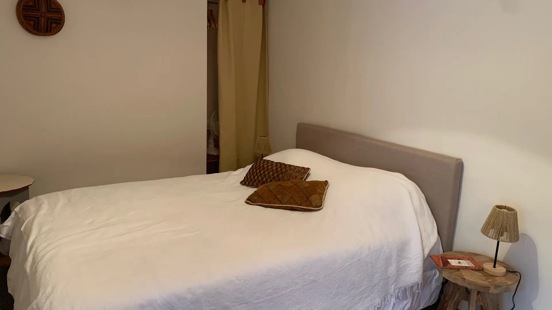 Chambre 2 La Maison des Peintres 2025 ©OTC