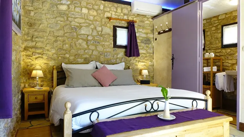 Chambre-2-au-pre-des-sources-Noel-Pelegrin