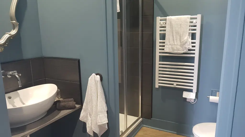 Chambre-2-douche