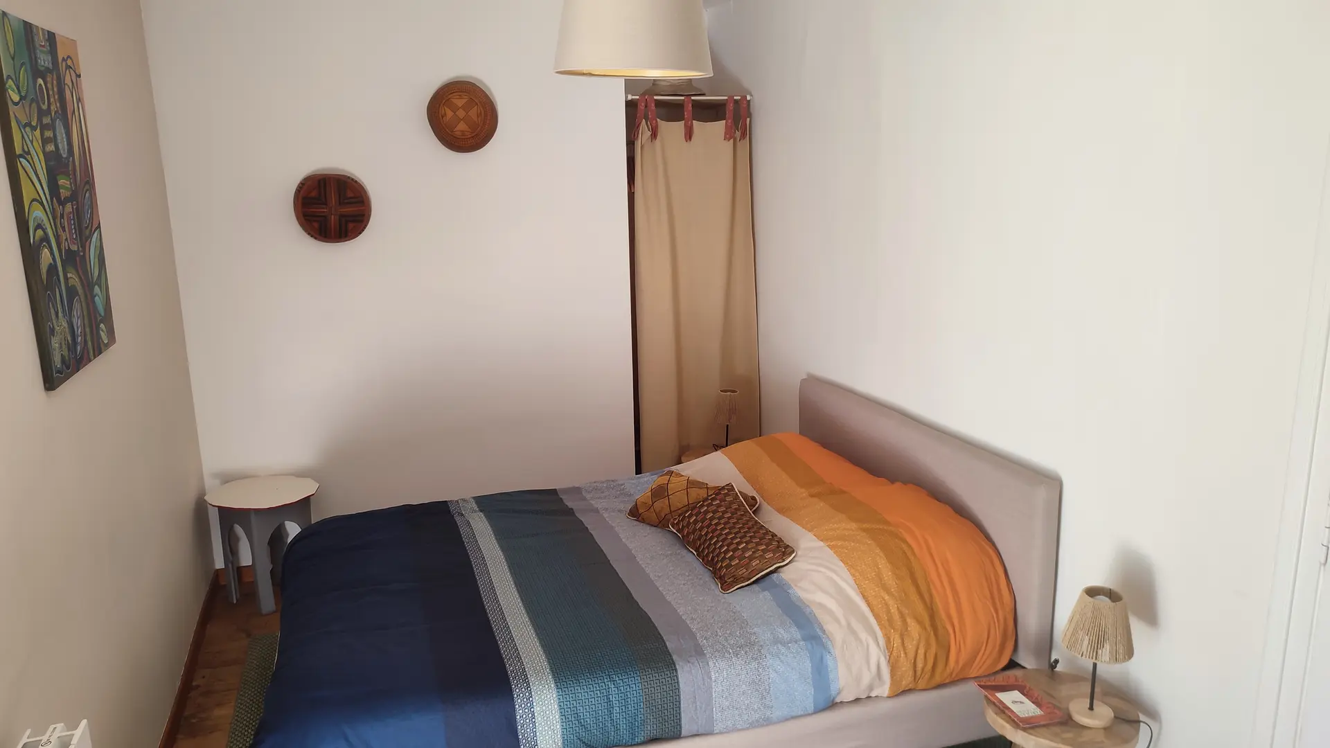 Chambre africaine La Maison des Peintres 2025 ©MMPoisson