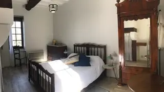 Chambre appartement 8 chateau ©S.Nozères