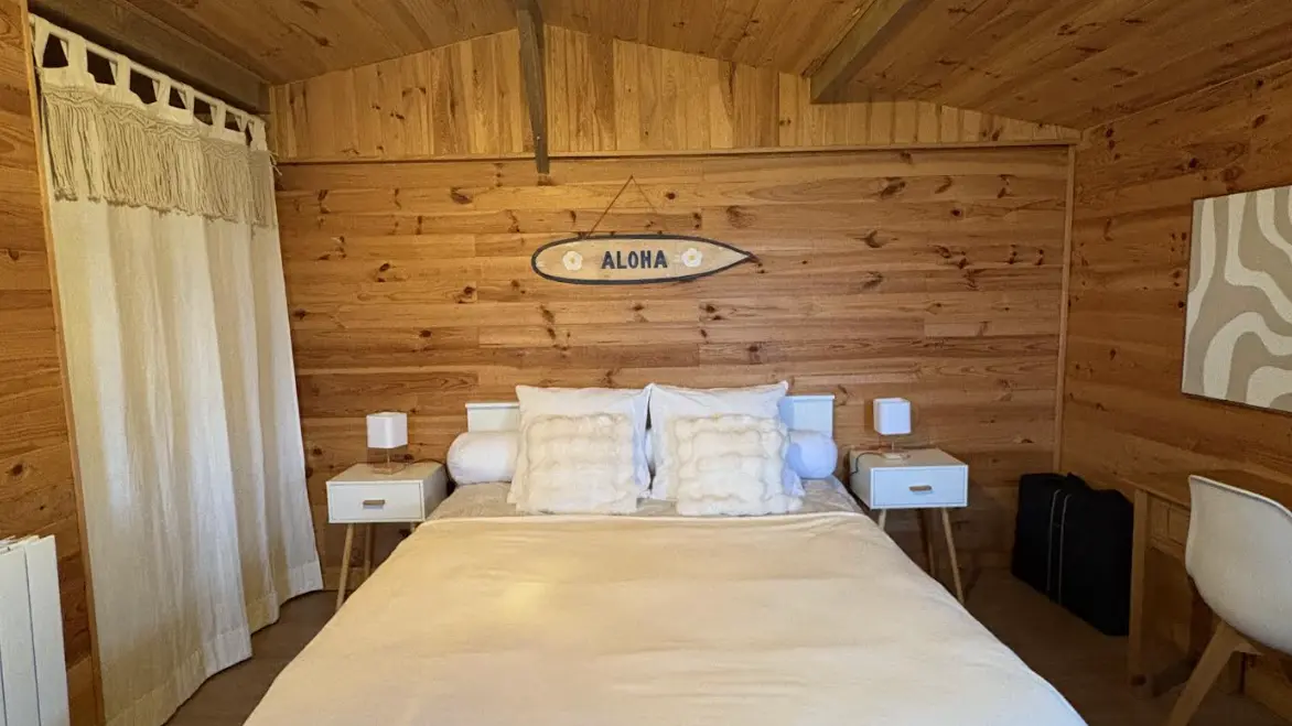 Chambre chalet des pins clermont ©Blond