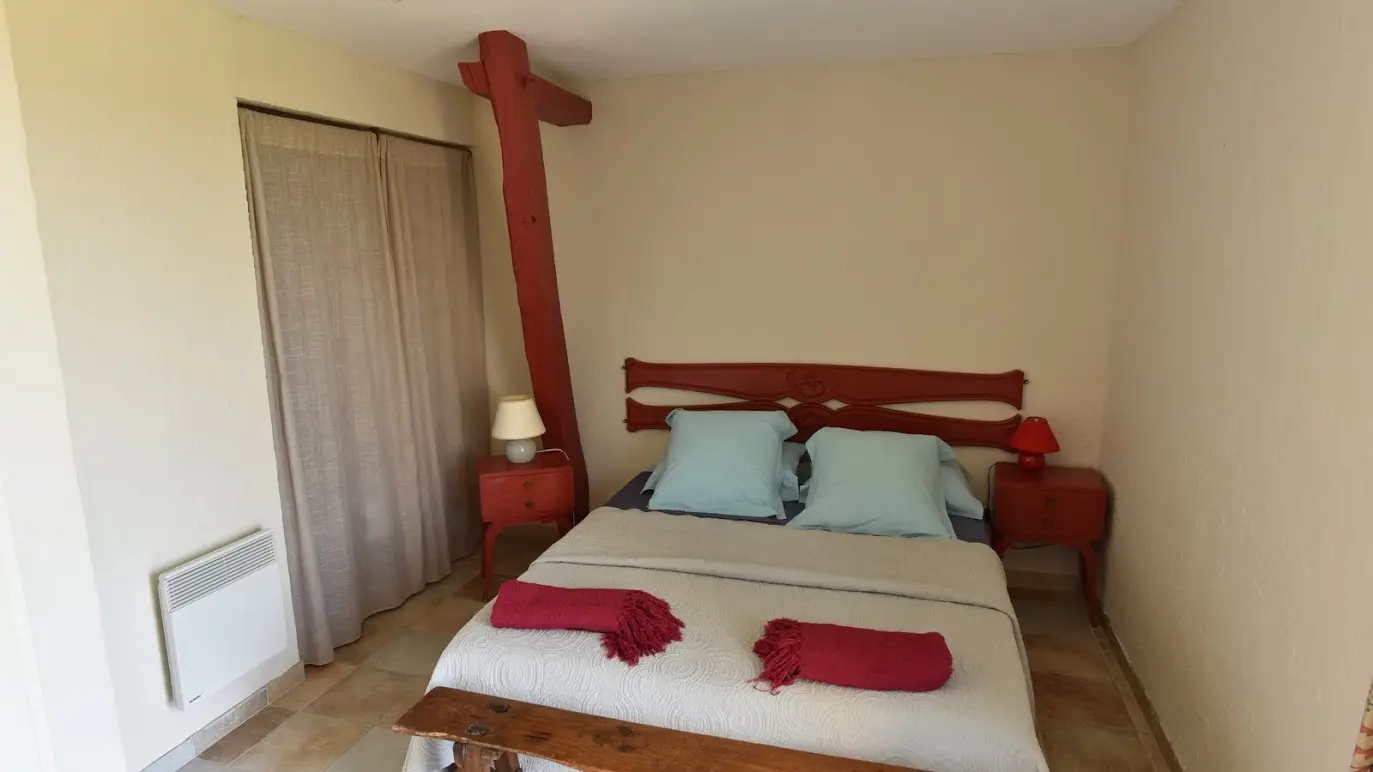 Chambre-lit-double-2---Gite-la-Terrasse