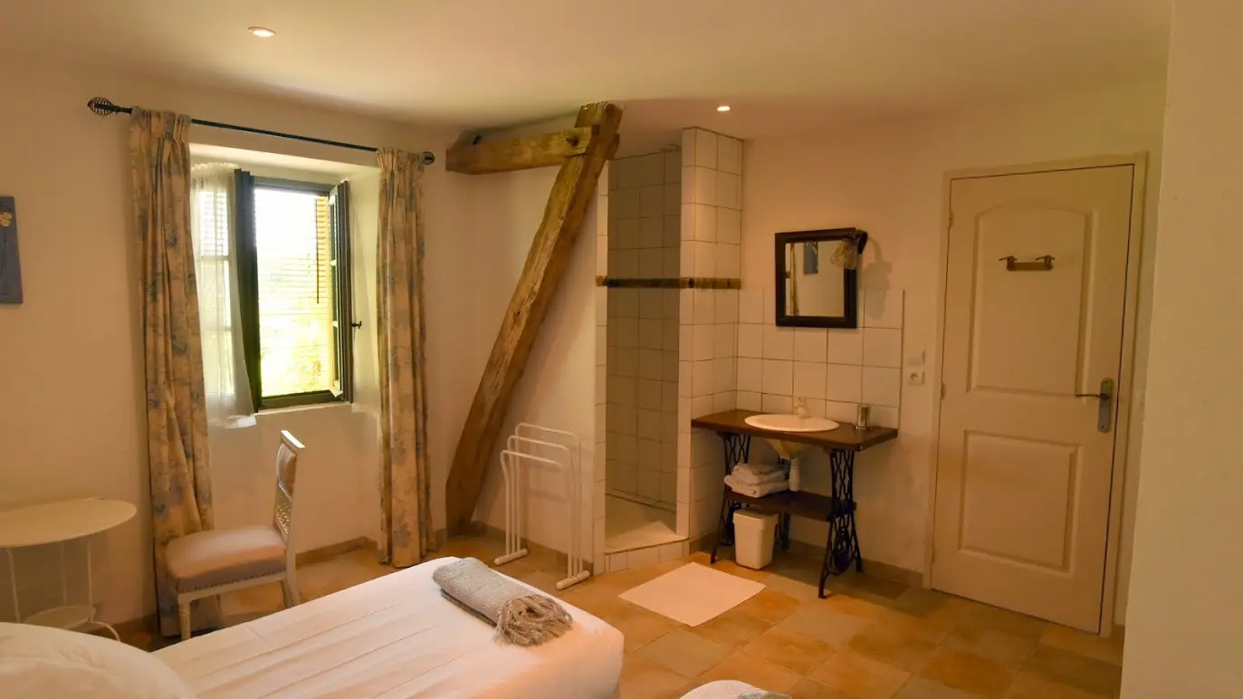 Chambre-lit-simple--3--Gite-la-Terrasse