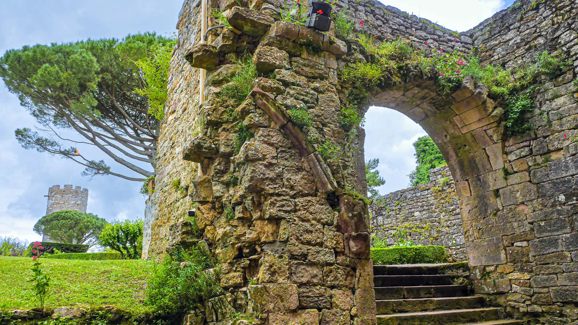 Corrèze Tourisme_GR46_Château de Turenne intérieur_© David Genestal_juin 2024