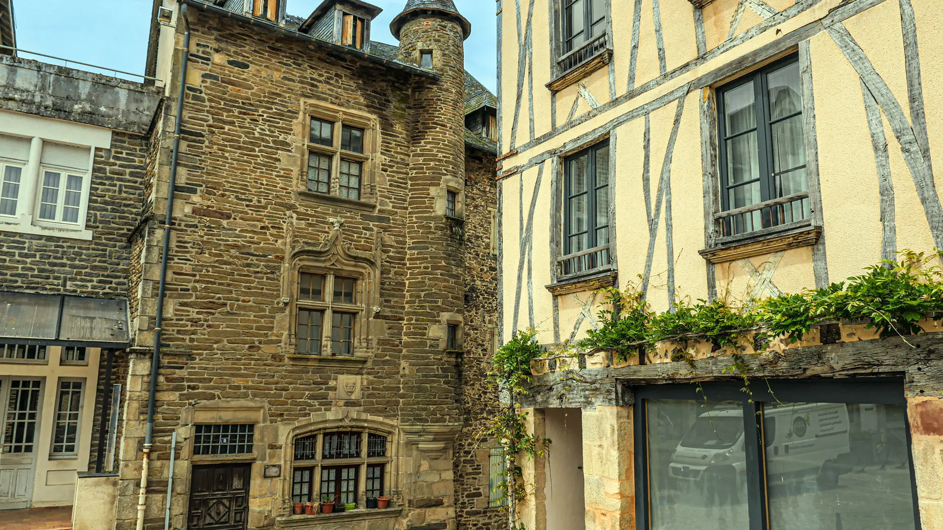 Corrèze Tourisme_GR46_Uzerche (8)_© David Genestal_juin 2024