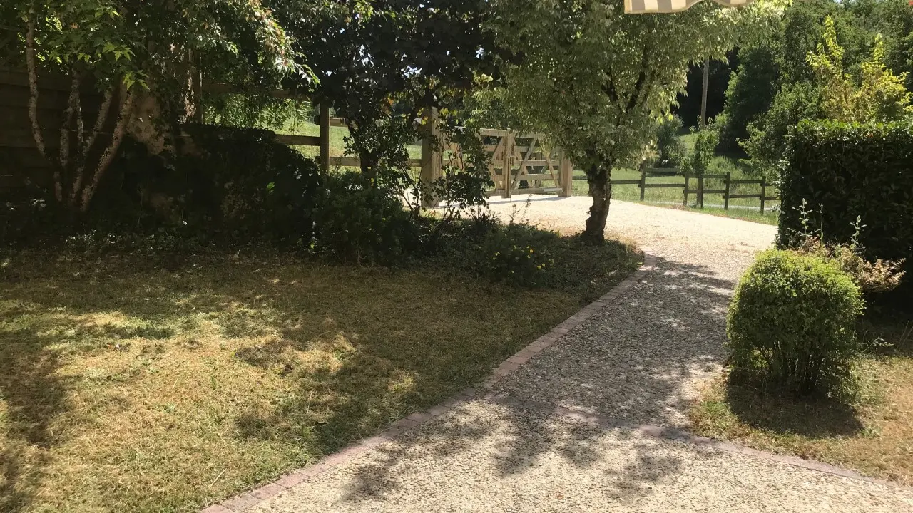 Clos-de-Charroux-accès-gîte