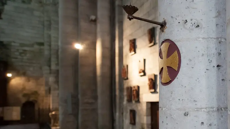 Croix de consécration abbatiale Brantôme