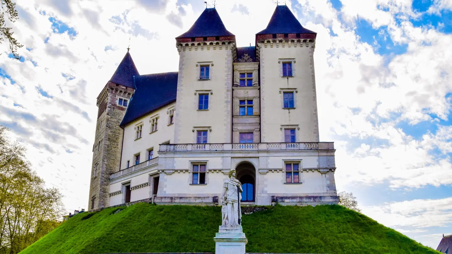 Musée National du Château de Pau - Pau  - Vue depuis statue Phoebus