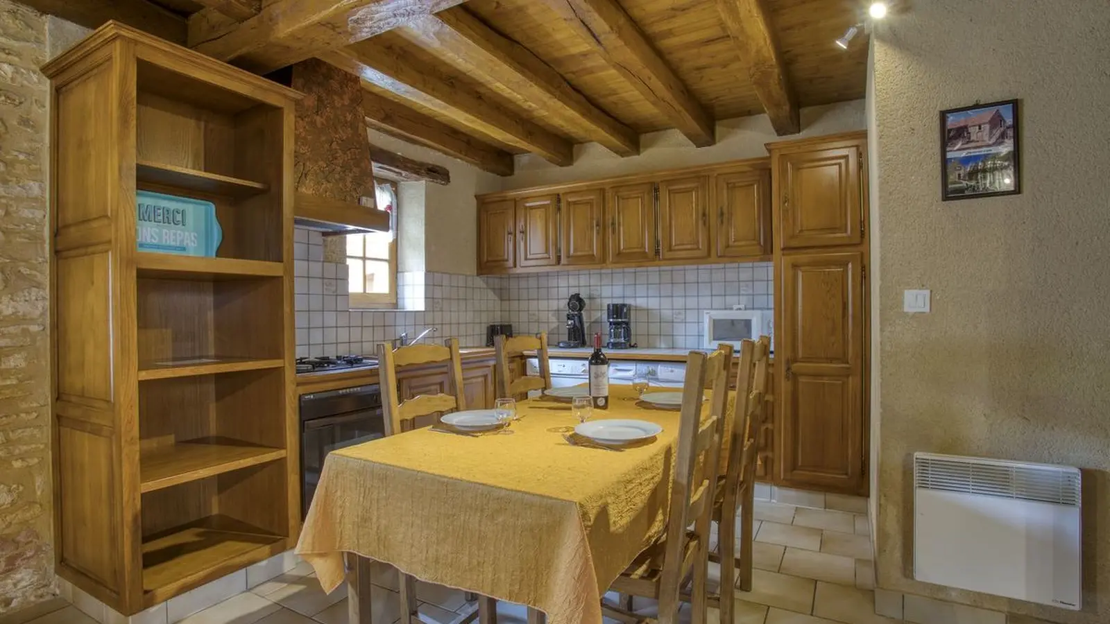 Delphine2_sejour_cuisine - combas village de gîtes