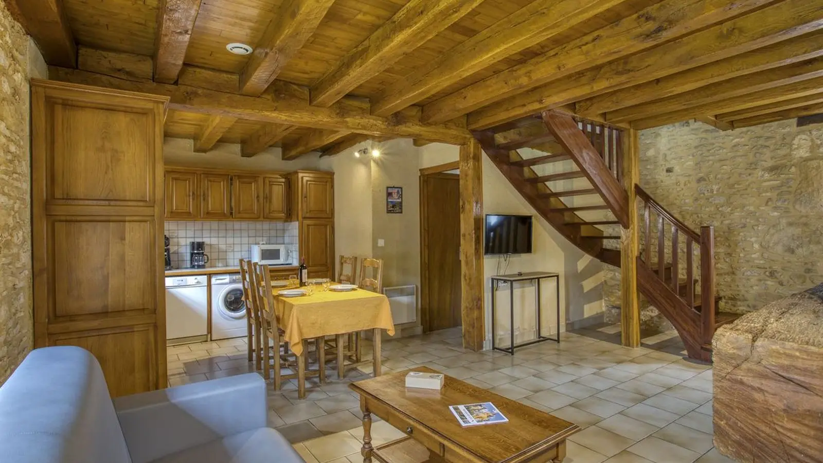 Delphine5_salon_sejour - combas village de gîtes