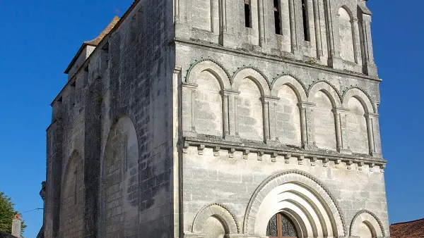 Eglise Saint-Maurice (Léguillac-de-Cercles) portail