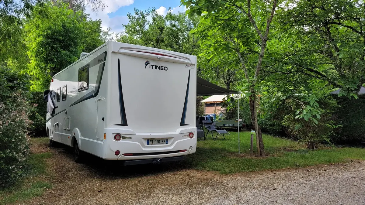 Emplacements nus (6) 2 2