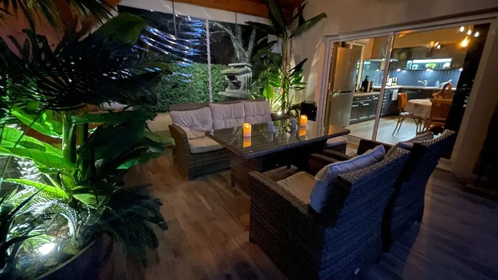Escapadesenperigord_lerefugedesepicuriens_terrassebynight