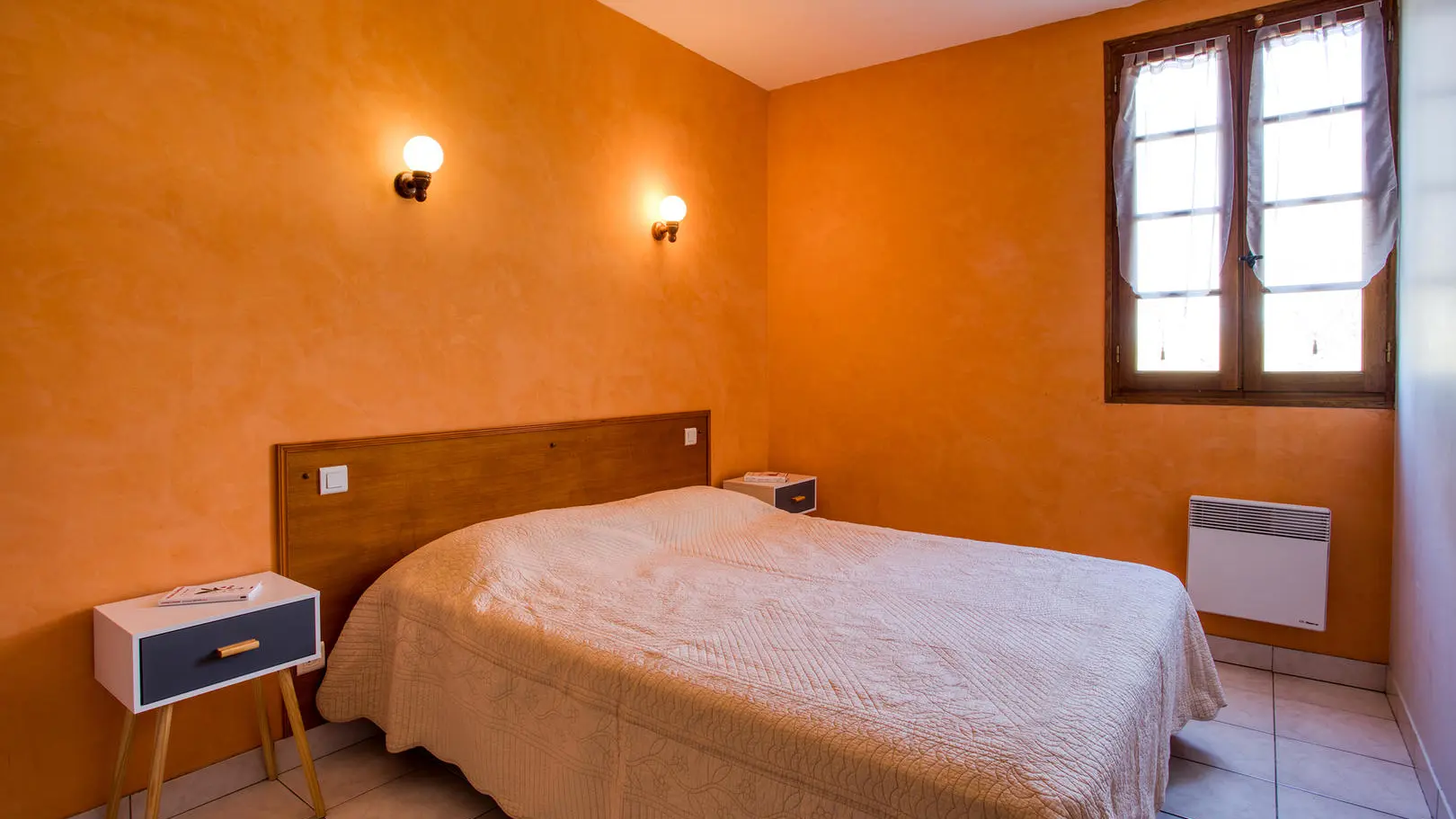 FLORENTINE-5-Chambre1-lit-double