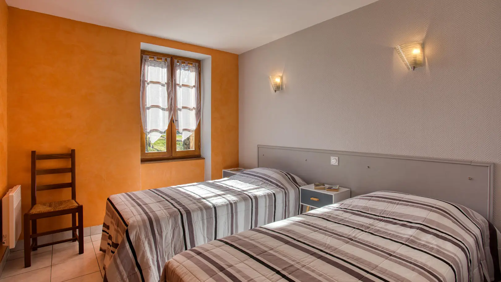 FLORENTINE-7-Chambre2-2-lits-simples