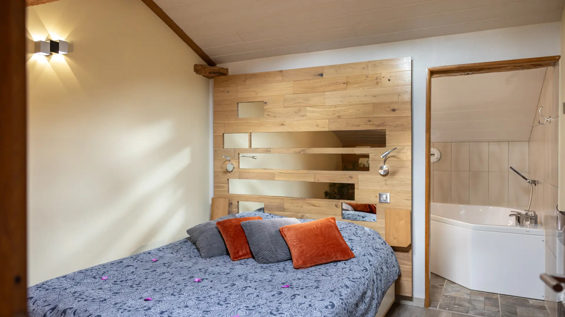 Ô-Délices-de-la-Monnerie-Issac-chambre-combles-tourisme-vallée-isle