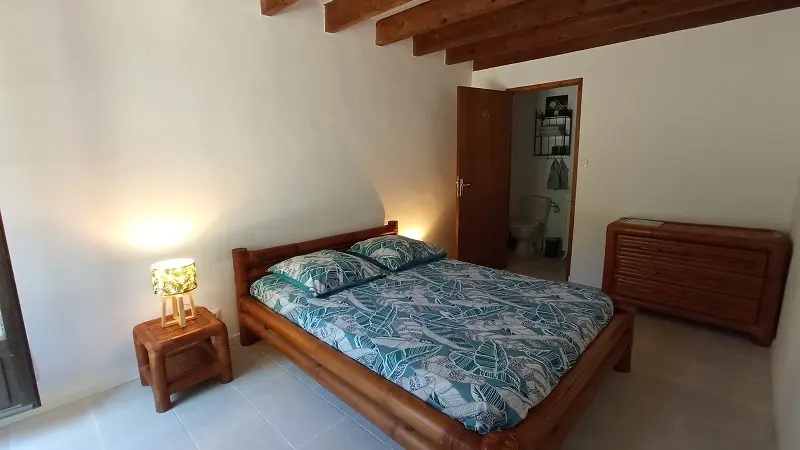 Fleurac_Domaine de Castalia_chambre lit 140 res-de-chaussée_décembre 2022©Marie-Emma Droin