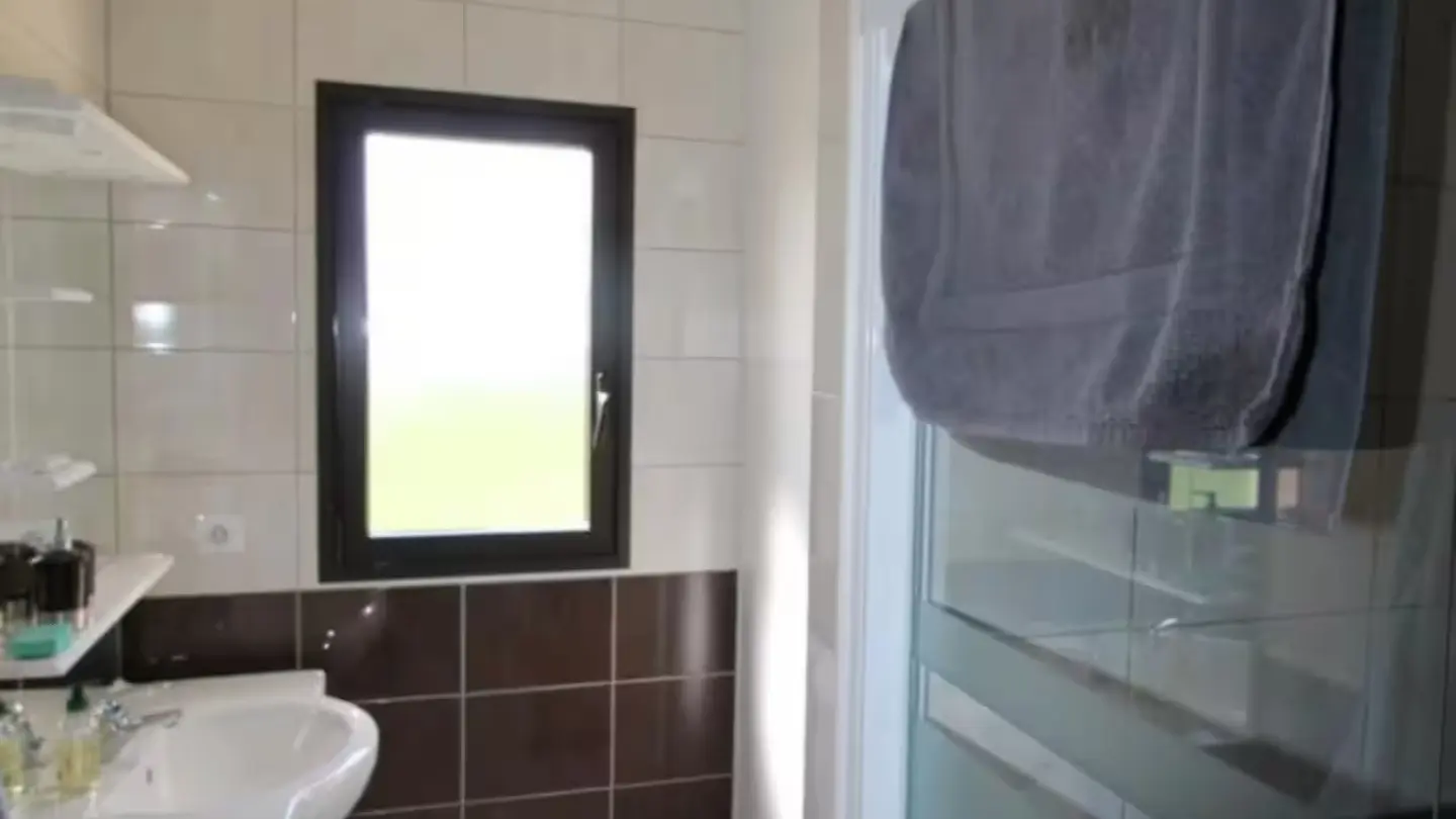 GITE HUGO SALLE D'EAU 2 2 2