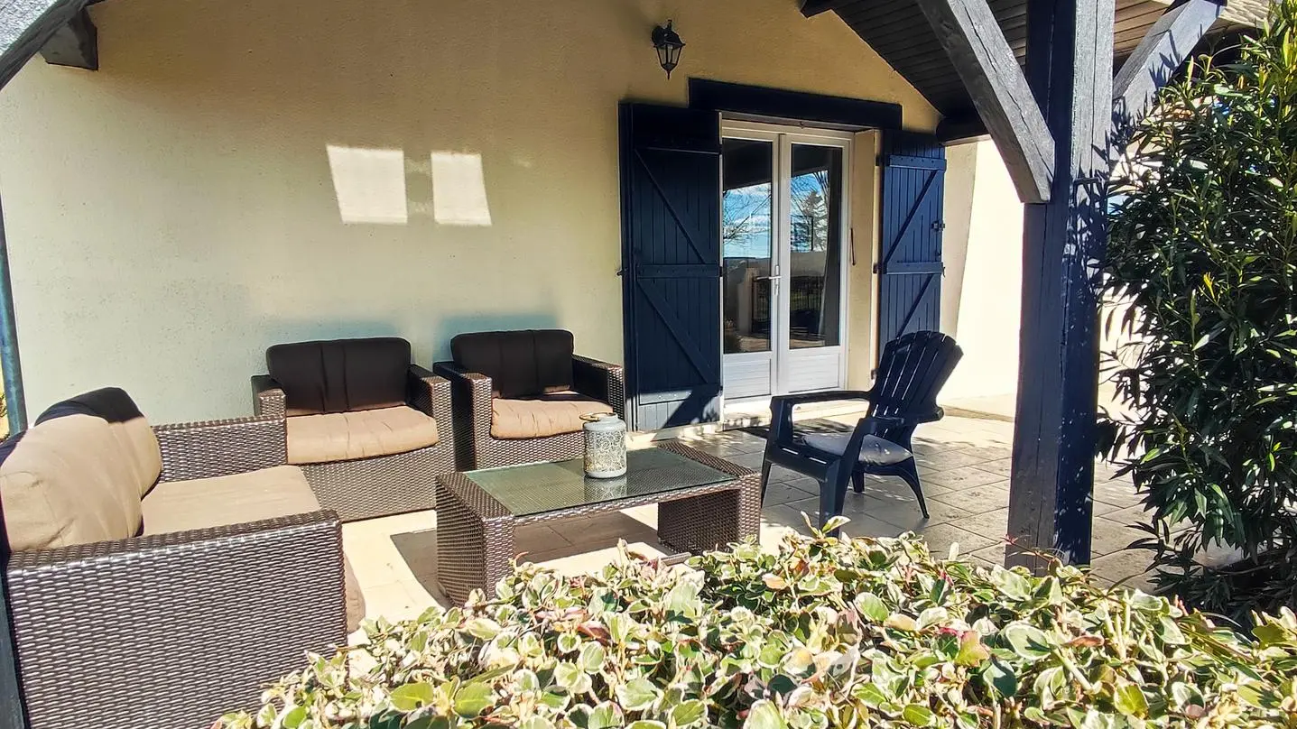 GITE LES CHARMILLES piscine privée (26) 19