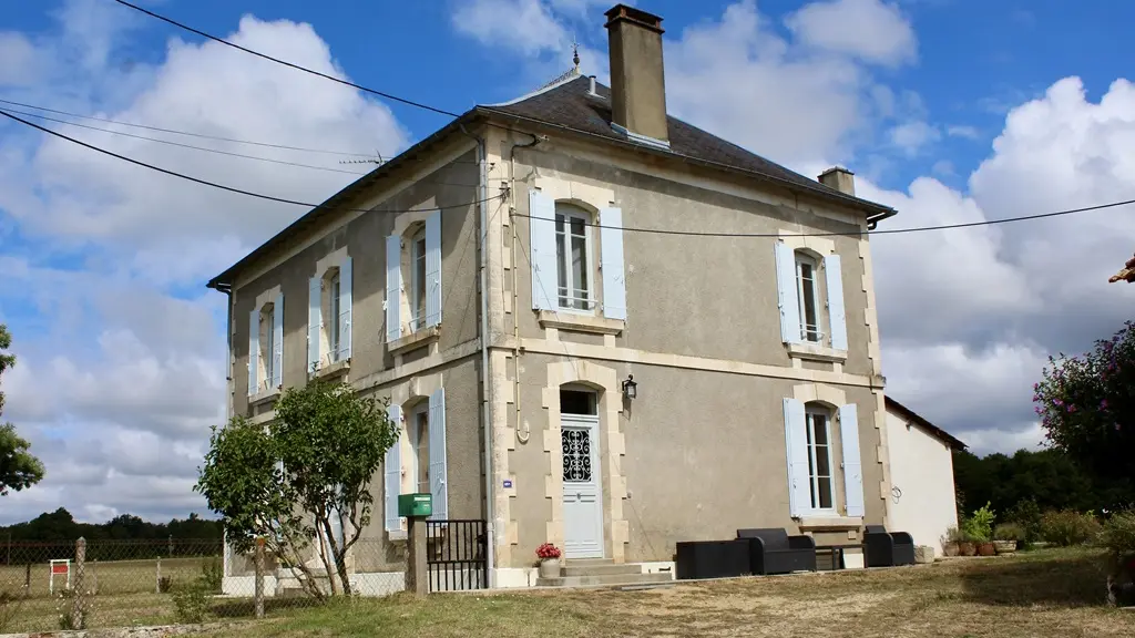 Gite-Martial-Montpon-facade-b-vallee-isle-perigord