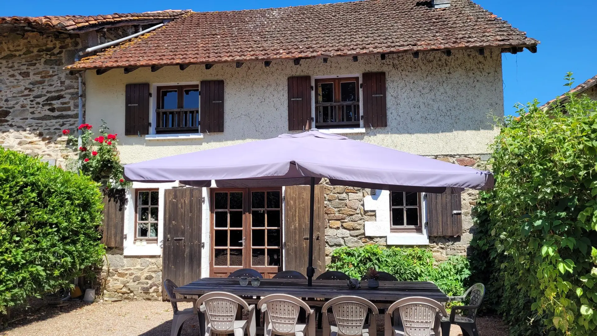 Gite Merlot front terrace