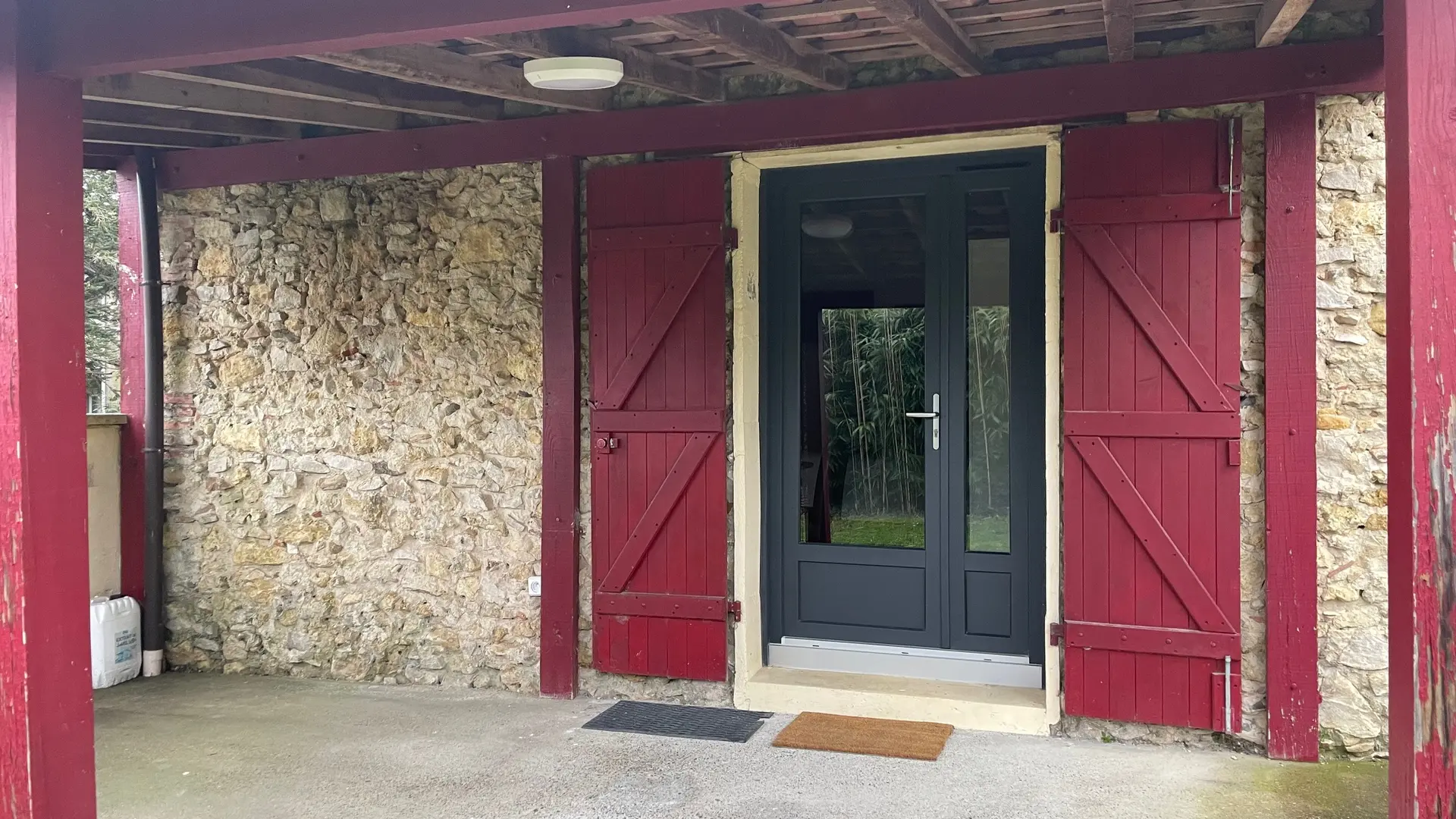 Gîte A l'Oustalet extérieur ©Lambert