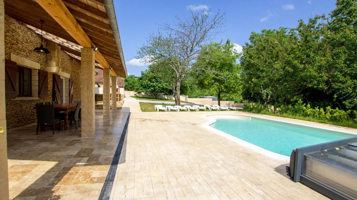 Gite Domaine Les Pierres du Sarladais- La Noyeraie