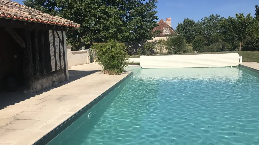 Gîte-Fretillère-Villa-Marguerite-piscine