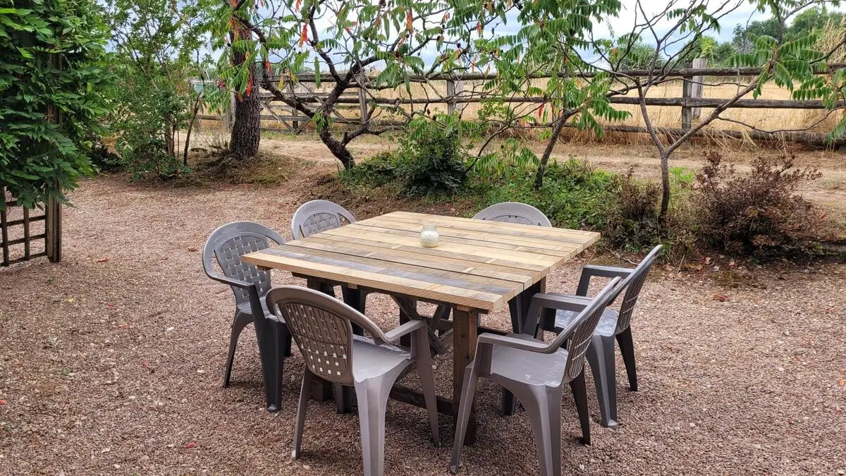 Gite La Cave Backside terrace