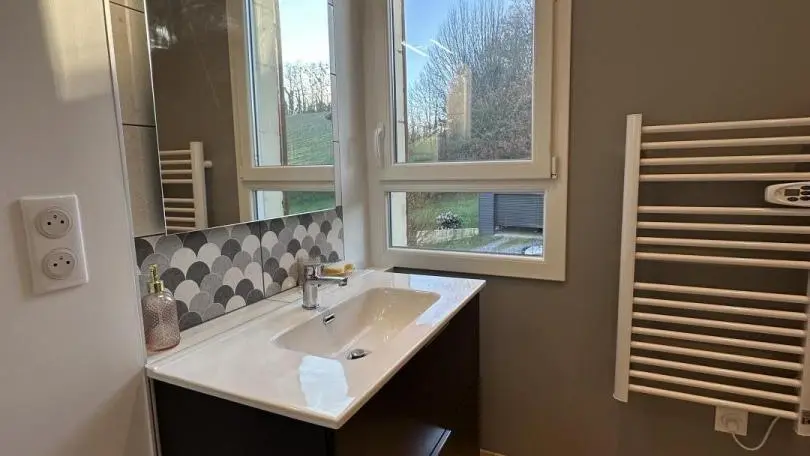 Gîte du Muth Chambre 2 salle d'eau ©GDF