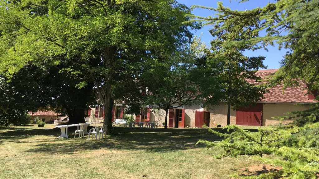 Gite la raffinie jardin