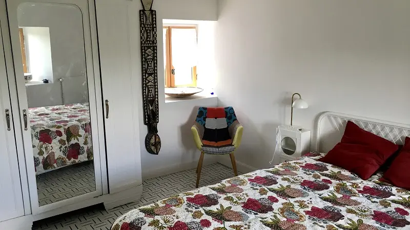 HLO_Fanlac_Vue splendide sur la vallée_chambre blanche