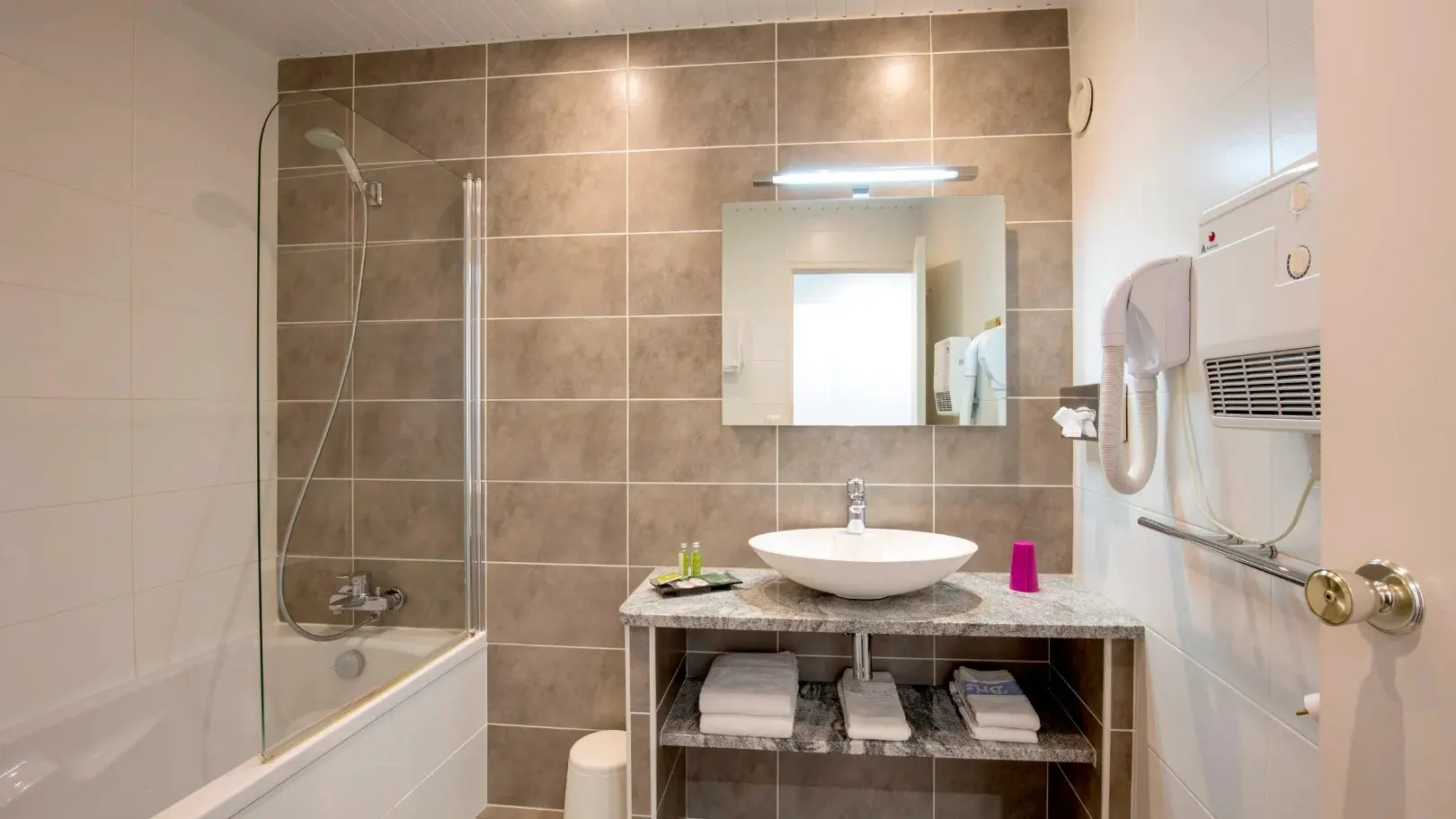 Hotel-Bristol-salle-de-bain 2 2