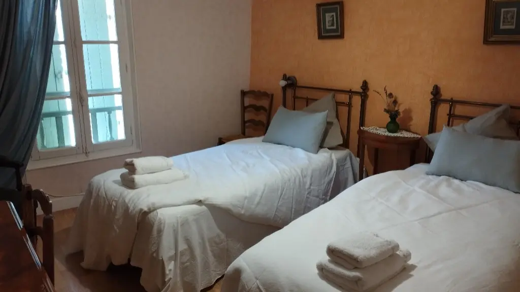 Aux chambres du bourg