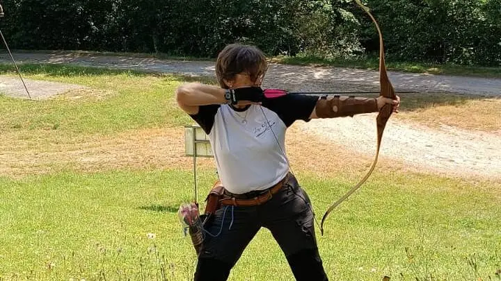 tir-a-l-arc-les-elfes-villamblard-toursime-vallée-isle