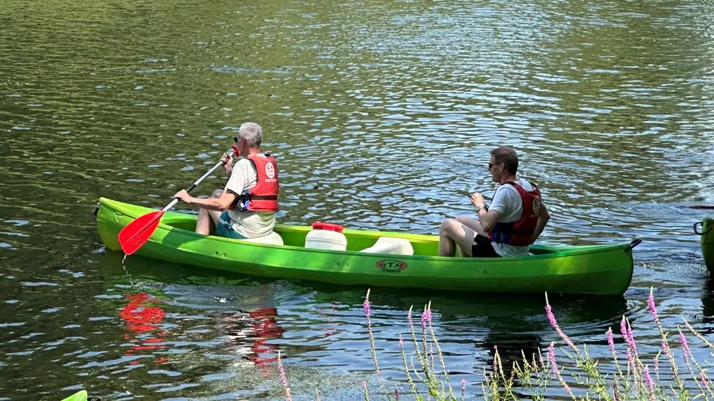 Roxane Cyrano Bergerac - bord Dordogne - paddle détente été rivière balade
