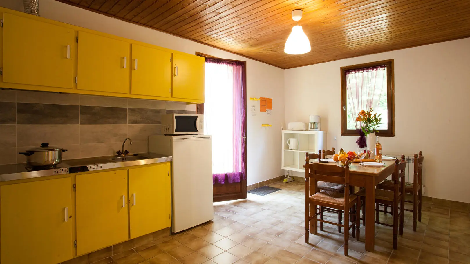 Interieur-gite---Les-Hauts-de-Calviac - 9