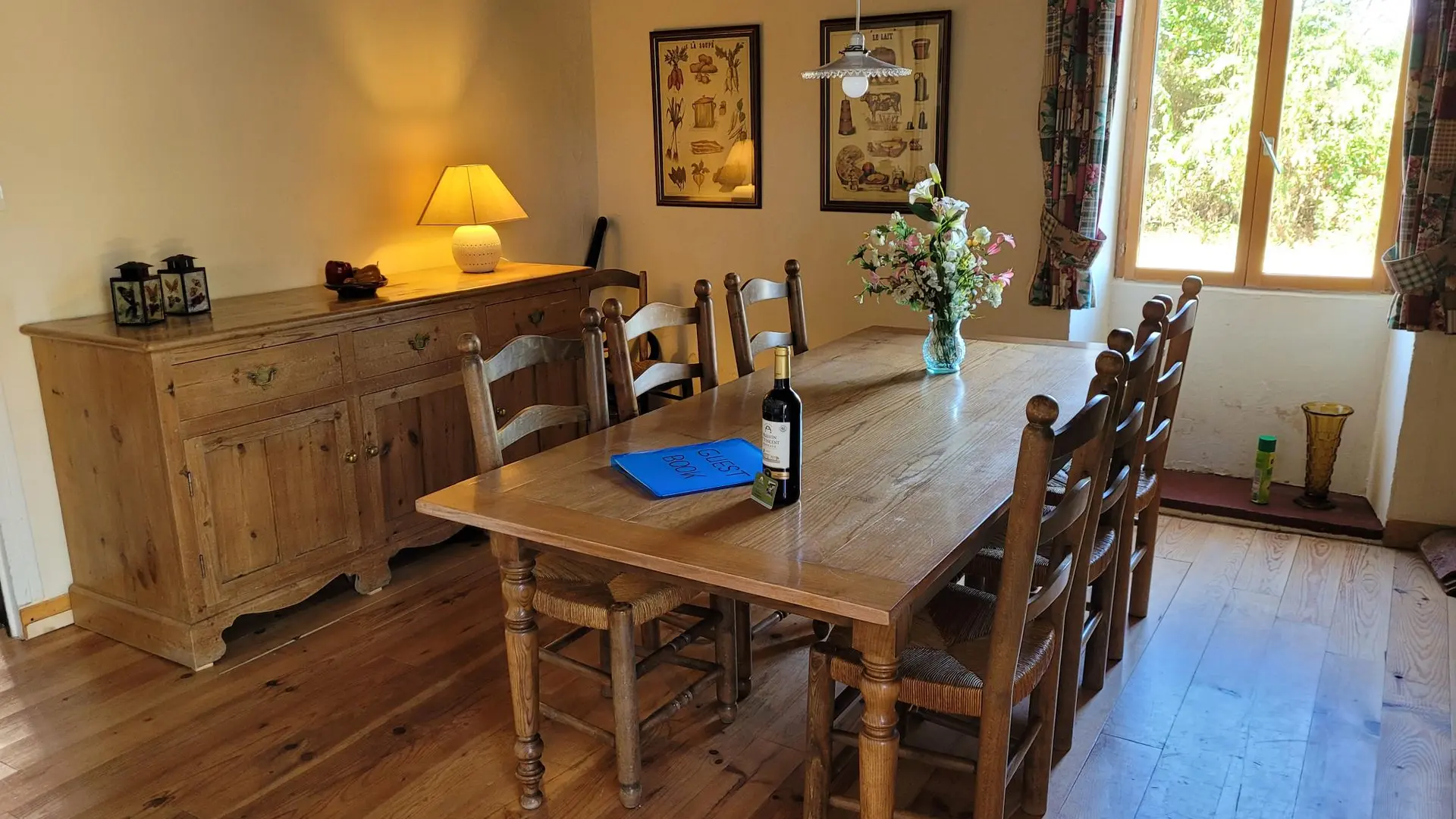 Kitchen diningtable