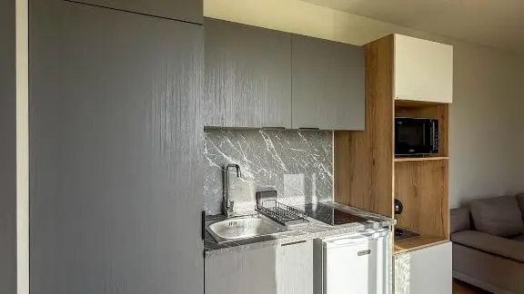 La Box des Oiseaux kitchenette 2025 ©AguilarVelten