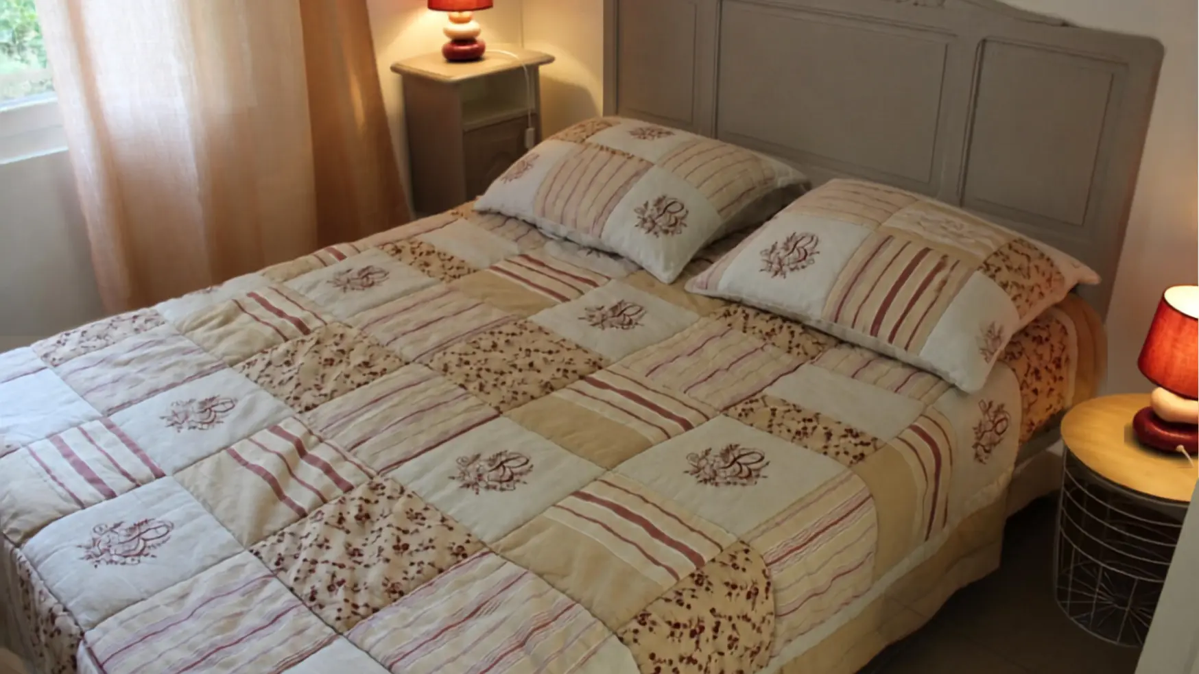 Chambre cosy du gîte la Résinière à Hinx