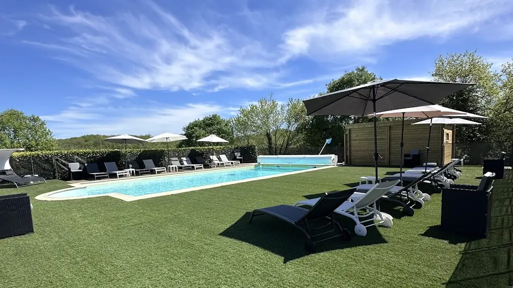 La piscine vue de droite erwann